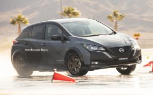 Nissan Leaf All-Wheel-Control Test Car '2019